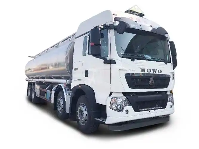 重汽豪沃50立方铝合金半挂油罐车
