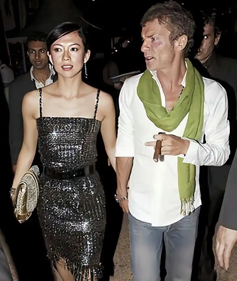 章子怡的前男友吗?看起来很亲密的样子.