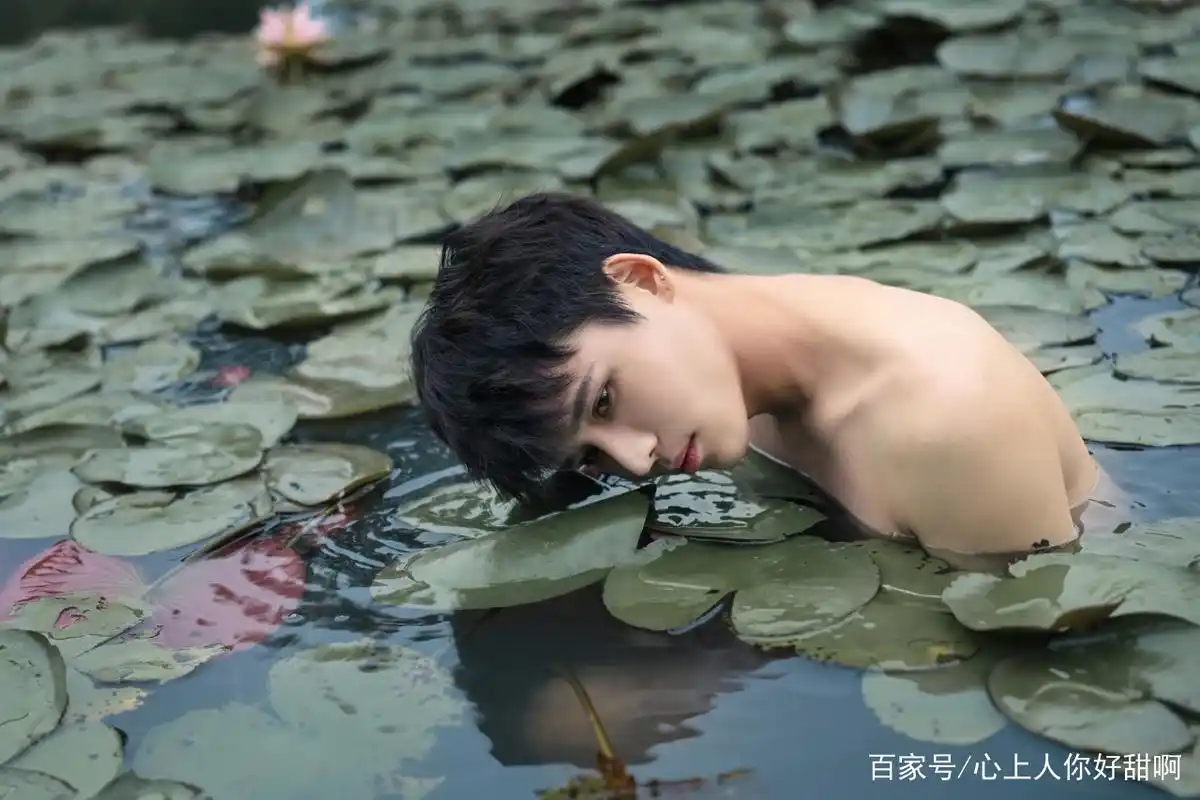 帅哥水下写真帅哥腹肌写真照片男生拍照约拍