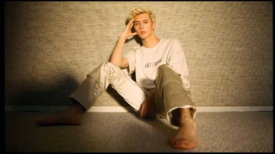 戳爷有哪些适合当头像的照片