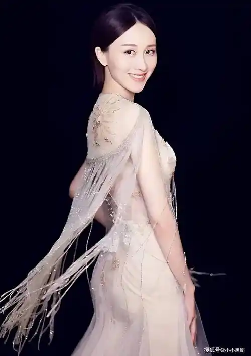 40岁练束梅,这身材饱满太性感了!_魅力_女神_女人