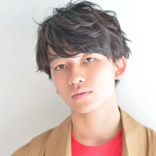 男生斜齐刘海发型怎么剪最好看男生日式刘海发型