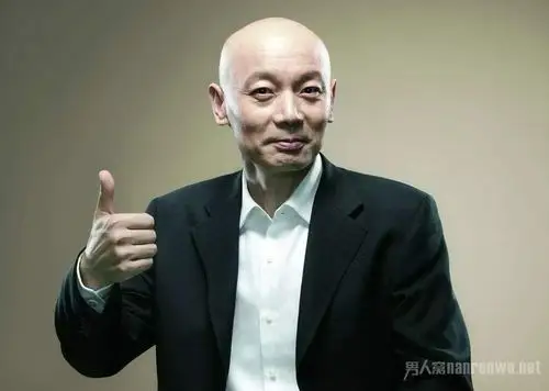 喜剧路上也是越走越远,虽然受到了不少的争议,但是这个光头的形象还是