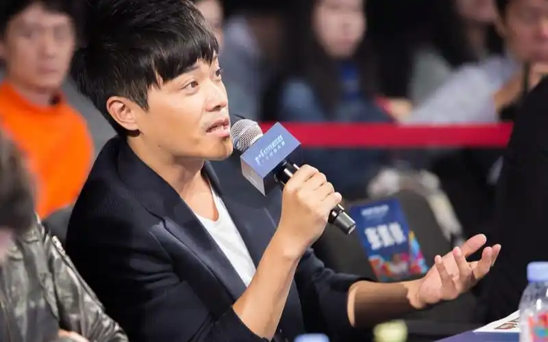 一段极为震惊三观的采访,陈思诚-"语出惊人",佟丽娅的回答-令人"诧异"