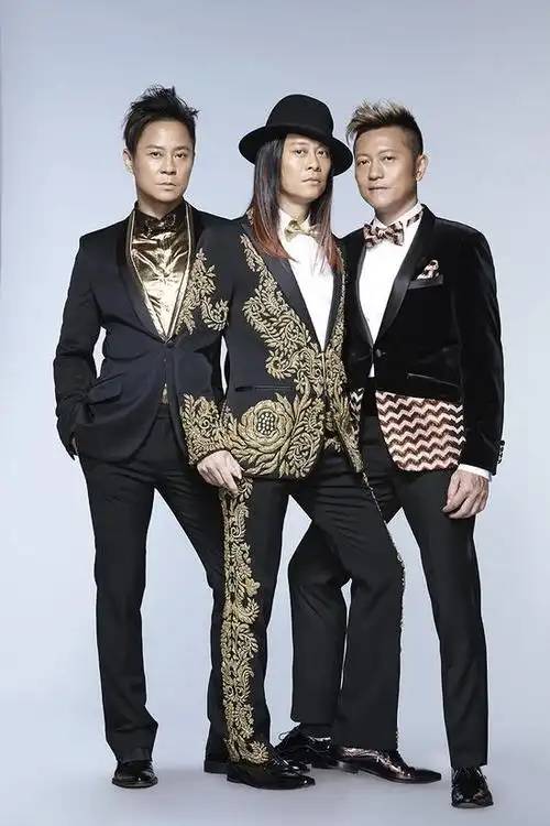 最后,草蜢乐队的演唱会定位于一场全民狂欢的盛典,旨在为观众们打造一