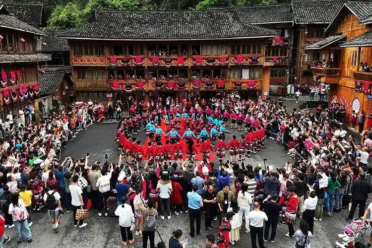 2024年广西桂林龙脊梯田景区全年传统节日活动时间表_长发_女儿_母亲