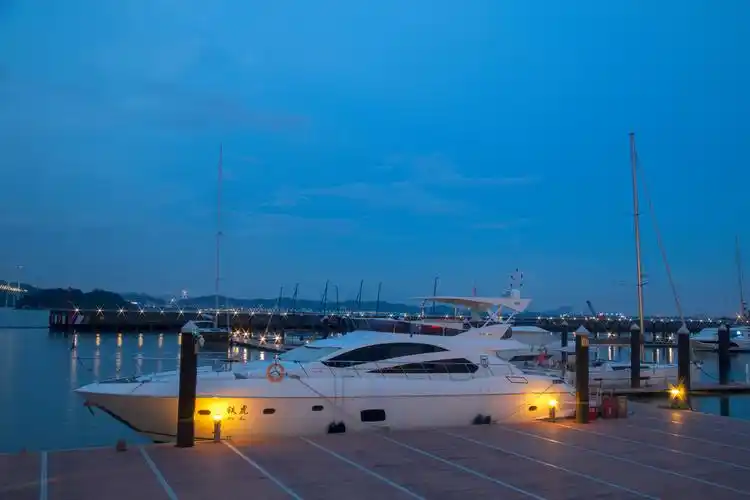 黄昏中的南沙游艇会(7)