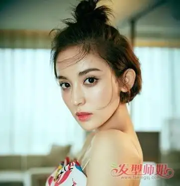 直短发怎么扎半丸子头齐耳短直发女生半丸子头发型
