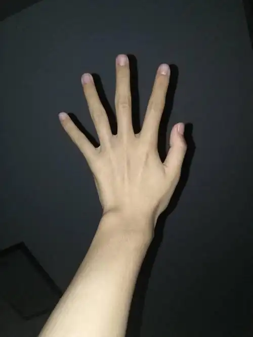 我男的 手是不有点小了