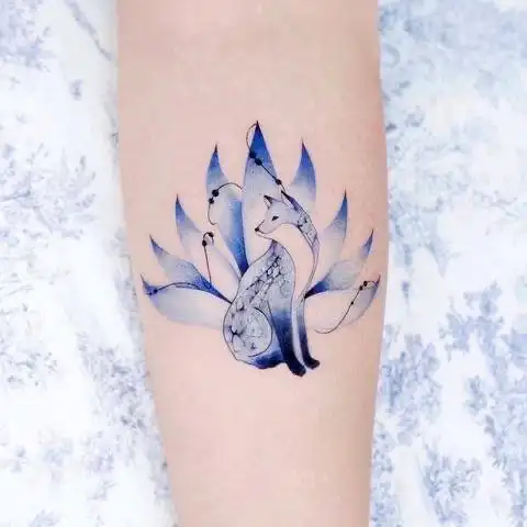 精致小巧的女生纹身图案