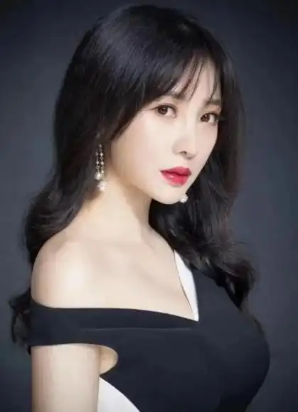 面对这个话题,许多人好奇柳岩为何选择保持单身.