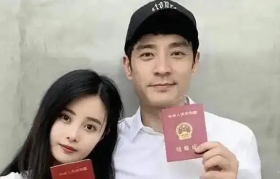 多辆豪车轮流开,如今45岁却活得像20岁_殷桃_孙东海_沈俊成