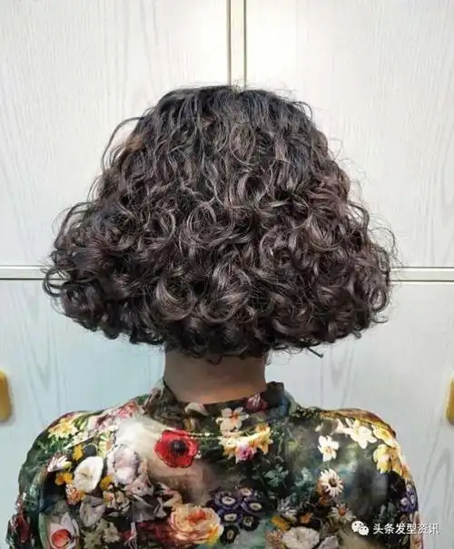 今年流行娃娃烫