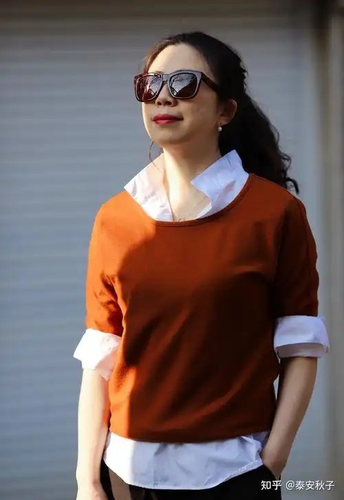 50岁大妈真会打扮今年4月这样穿真实自然又接地气