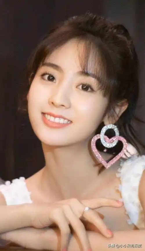 其实邢菲合作过的高个子男神不止这两个,还有金泽,林一,徐开骋等人,全