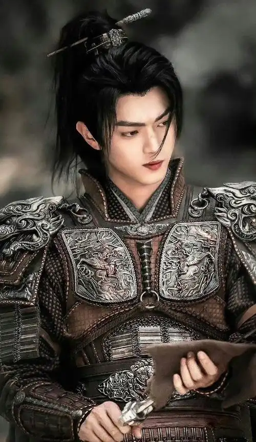 看得出来许凯的腮帮子是真的##李嶷好像开屏的孔雀