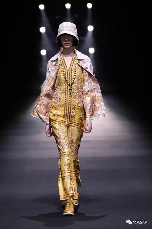 annasui在2019西安国际时尚周上演品牌大秀