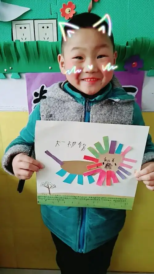 大一班手工课《戴假发的狮子》