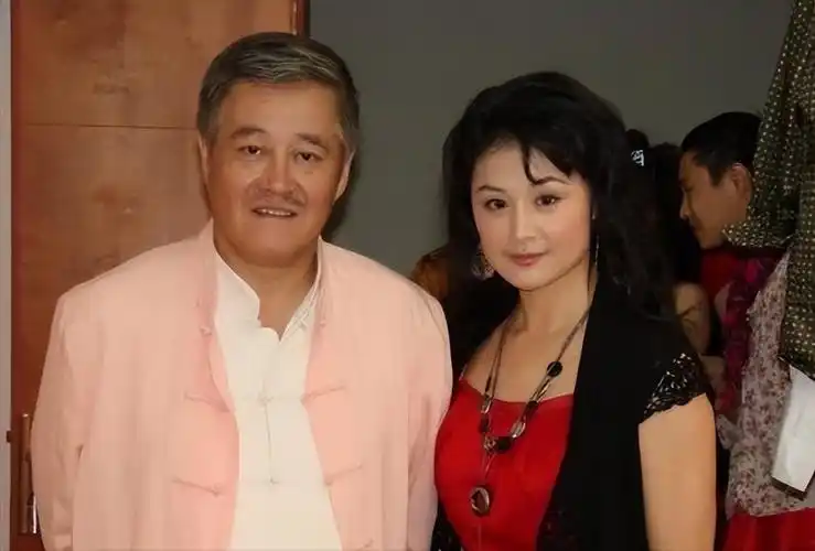 回顾著名演员黄晓娟:痛失3位至亲,儿子是她的骄傲