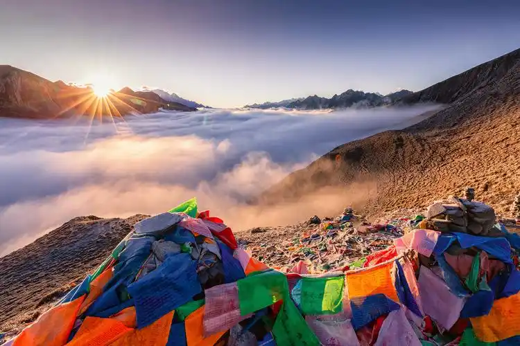 你好2021日出折多山