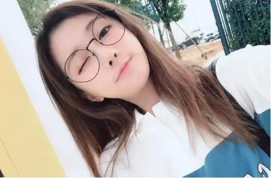 原创知名主播丸子哟发布最新古风单曲广寒宫粉丝为我丸疯狂打call