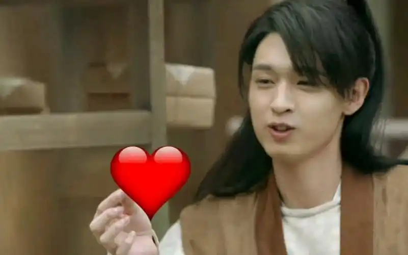 活动作品秦霄贤比心