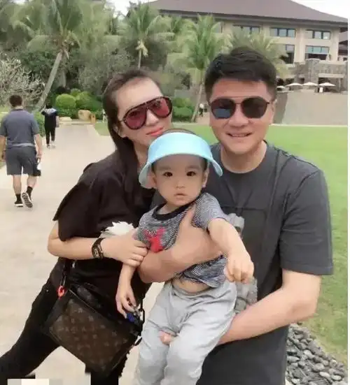 李金羽老婆毕文晴