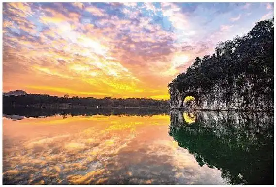 象鼻山桂林城徽山水之魂