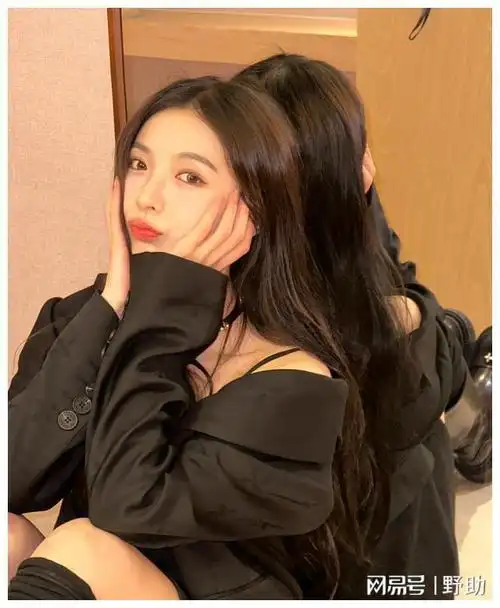 许杨玉琢黑丝长靴项圈