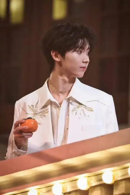 中国国际时装周超话#中国国际时装周##了不起的中国设计#  马嘉祺