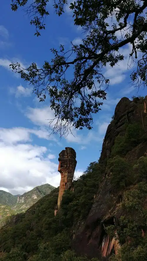 徒步丽江千龟山,一路观景,看情人柱