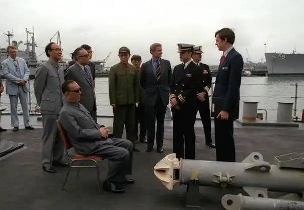 军衔就是上将,也就意味着在军队体系中,肩膀扛上三颗"金星"就算是达到