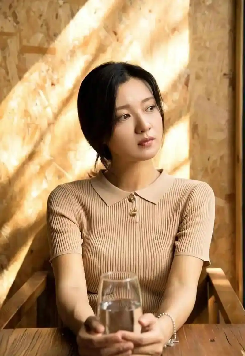 傅晶,这个女演员你只能在她参演的电视剧里看到她,任何活动中都看不到