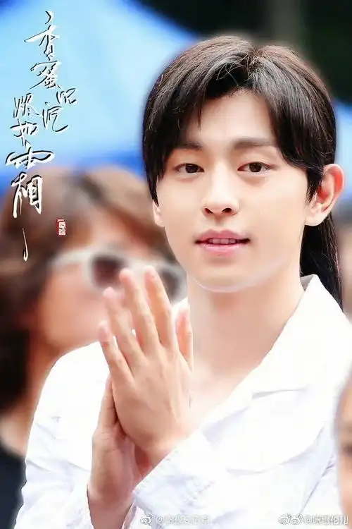 邓伦在这里饰演旭凤一角 这部剧邓演员