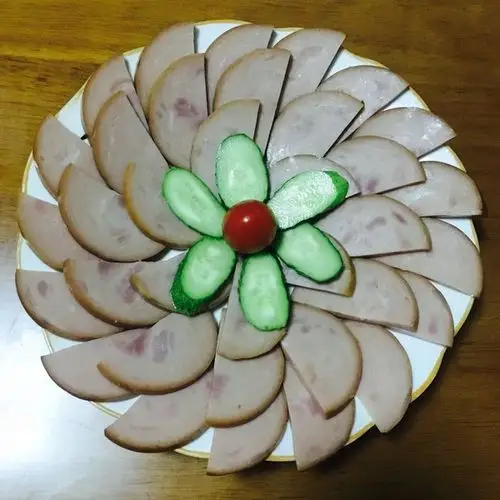 sj一切为了你做的火腿拼盘