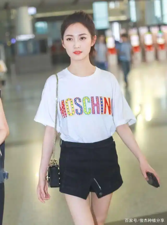 陈钰琪的倒置半裙居然这么好看!六一节学生装很清纯,少女心爆表