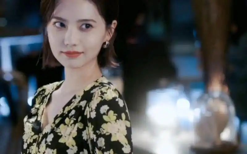 她的眼神谁懂啊,顶级女海王极限拉扯那种谁懂啊,姜珮瑶新剧又撩又欲