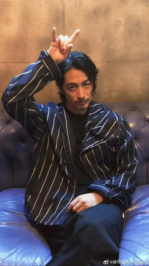 想看40岁左右帅哥的照片