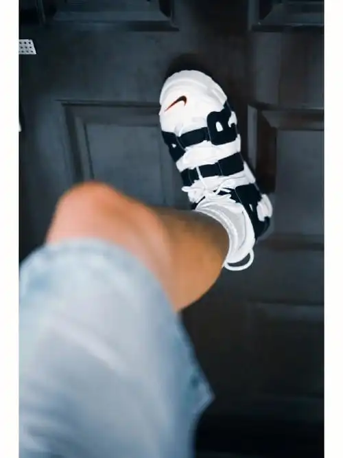 白袜才是球鞋的最佳伴侣不是么