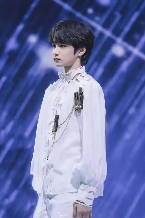 刘耀文台风蜕变之战