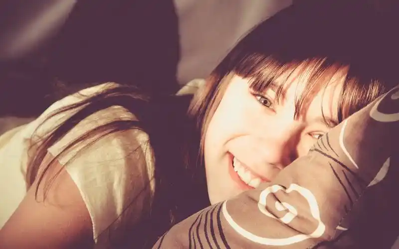 可爱混血女孩高清壁纸 女孩壁纸,可爱宽屏壁纸,混血女孩桌面,唯美大图