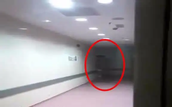 恐怖!护士值夜班时在医院里拍摄到的鬼魂_哔哩哔哩_bilibili