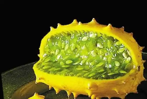 世界上最"难吃"的水果,不仅很臭还很麻烦,你敢不敢吃