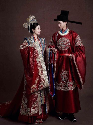 新品新款唐制汉服重工大拖尾定制婚服冬季新娘结婚中式