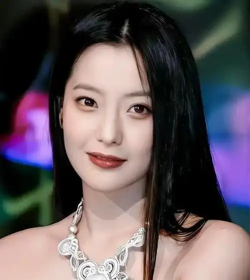 金喜善"长相平平"到底算不算顶级美女?看她的16岁到47岁就知道