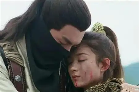 宇文玥你就不能抱抱楚乔吗她都哭得那么伤心了