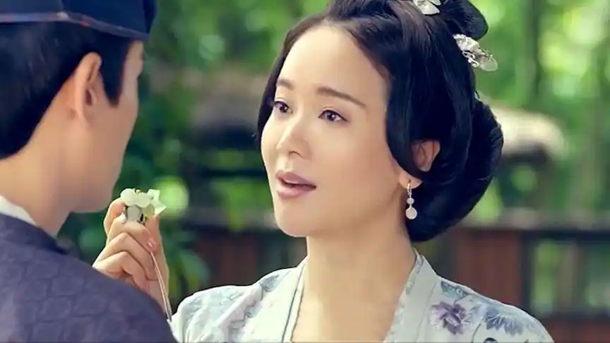 混剪/柜中美人28:翠凰装扮成秋妃告白无欢,却遭到他的无情拒绝