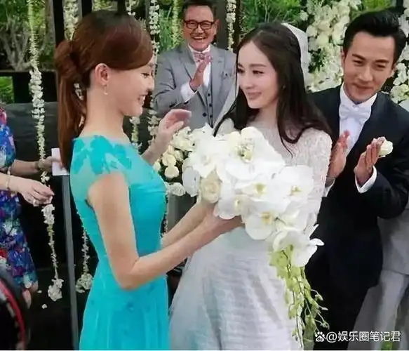 唐嫣和杨幂两人相结识,这是在2009年的时候,这时候两人的关系开始逐渐