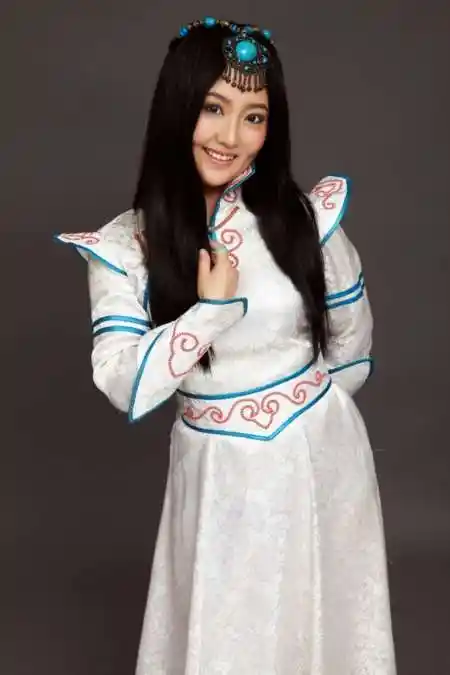 歌手格格助阵卫视推介会 神秘新作备受期待