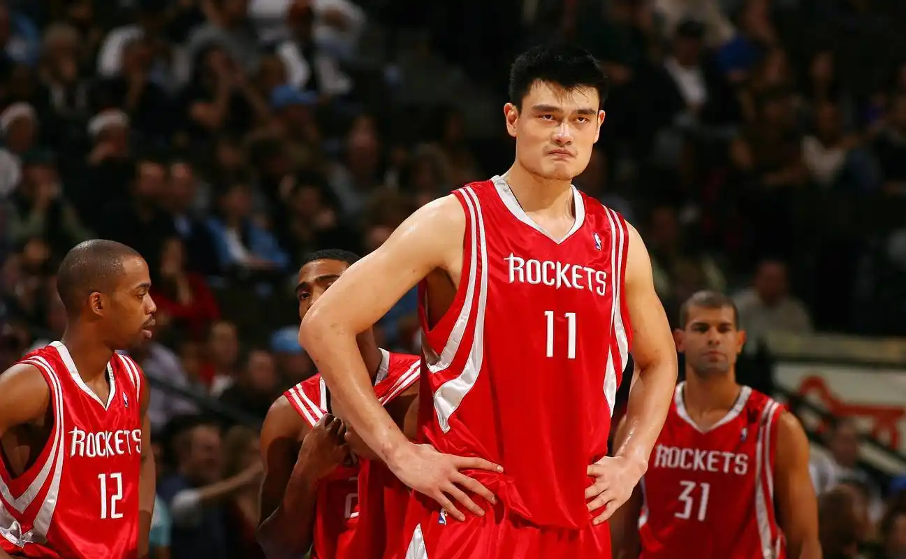 火箭队史最强阵容:姚明落选,麦迪入围,奥拉朱旺领衔_休斯顿火箭队